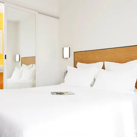 Hotel Libertel Canal Saint Martin 3*