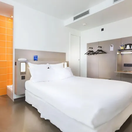 Hotel Libertel Canal Saint Martin Parigi